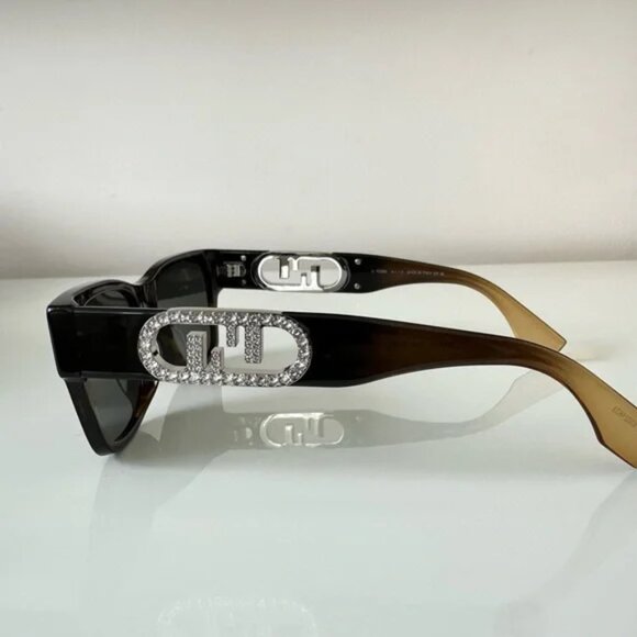 NIB / NWT - Fendi O\'Lock Sunglasses - Tortoise main image 5